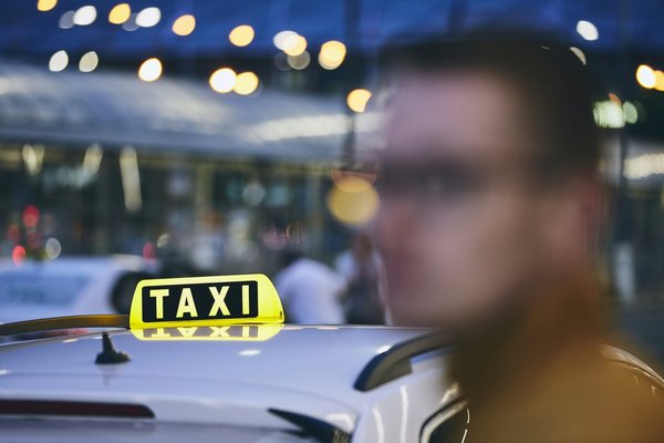 Guide pratique pour réserver un taxi à lille facilement