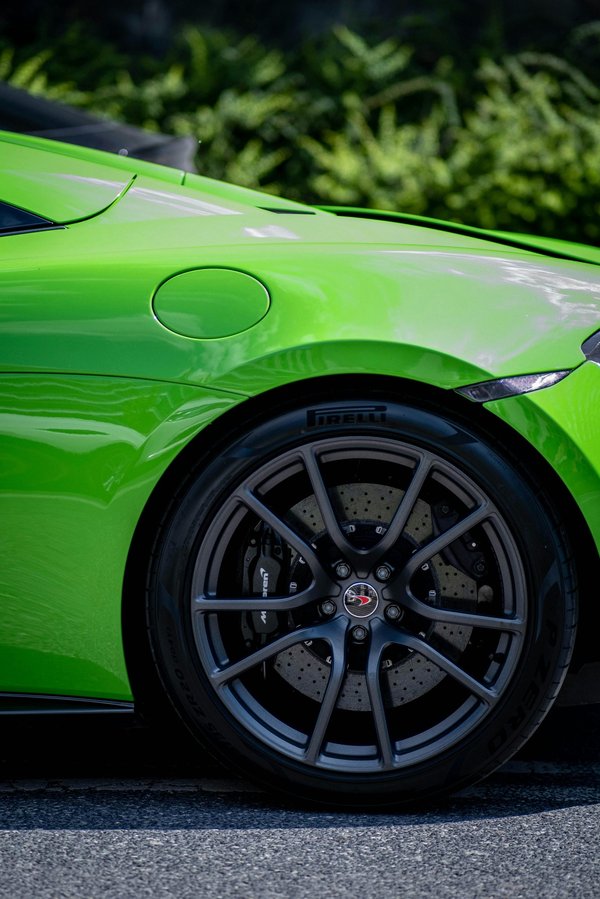 Découvrez les avantages des pneus Pirelli pour votre véhicule